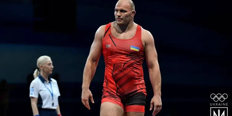 Хоцянівський отримав шанс вийти у бронзовий фінал через втішні сутички | Боротьба |