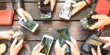 Аксесуари, які полегшать використання вашого смартфона | Терміново новини Тернополя