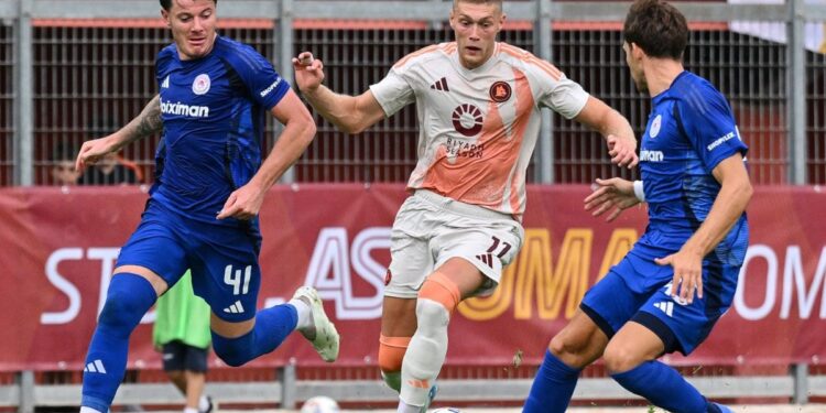 Артем Довбик дебютировал за «Рому» в товарищеском матче