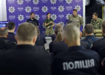 «Білі Янголи» з Донеччини навчатимуть поліцейських та рятувальників Сумщини евакуації людей