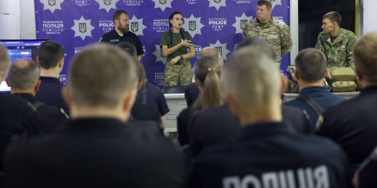 «Білі Янголи» з Донеччини навчатимуть поліцейських та рятувальників Сумщини евакуації людей