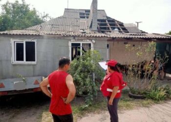 Червоний Хрест і ДСНС допомагали господарям пошкоджених шахедом домоволодінь — Новости Черкасс