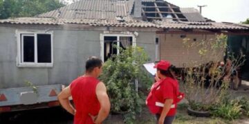 Червоний Хрест і ДСНС допомагали господарям пошкоджених шахедом домоволодінь — Новости Черкасс