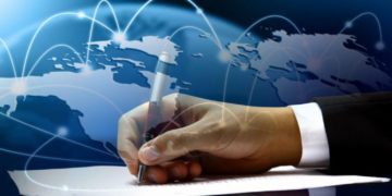 Чи може платник отримати довідку-підтвердження статусу податкового резидента України за поточний рік в середині такого року?