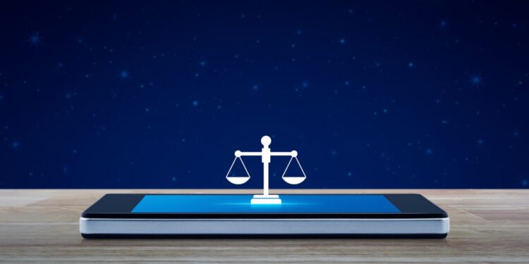 Чи передбачена адмінвідповідальність у разі застосування податковим органом фінсанкцій, визначених Законом України від 06 липня 1995 рок