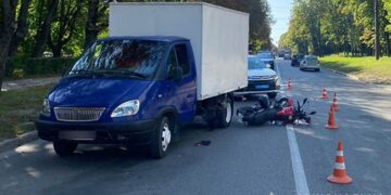 ДТП у Тернополі на Винниченка – водій фургона збив мотоцикліста