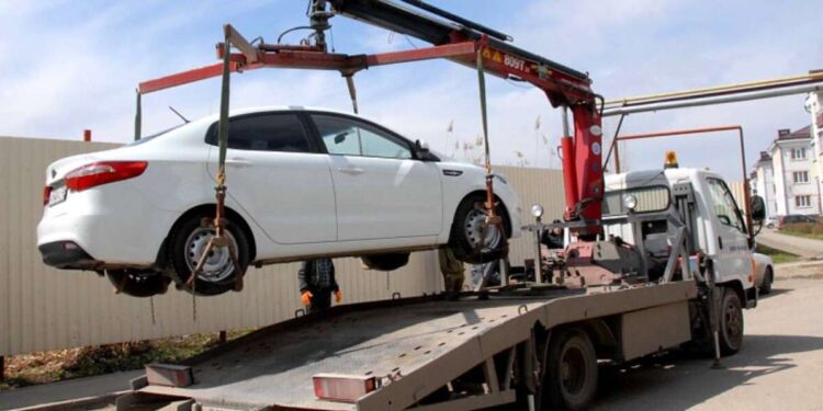 Як діяти, якщо евакуатор розбив авто: поради | |