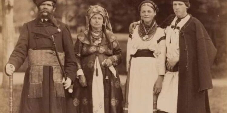 Як одягались українці у 30 роках 20 століття – фото з Тернопільщини