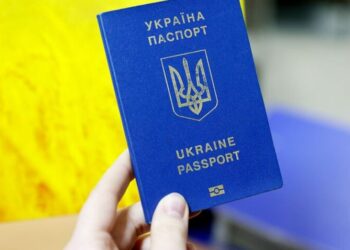 Кабмін визначив нові правила оформлення паспортів для чоловіків за кордоном – Экономика
