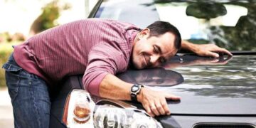 Купівля вживаного авто: які ознаки свідчать про поганий стан машини |  |