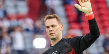 Легендарный вратарь Германии объявил о завершении своей карьеры