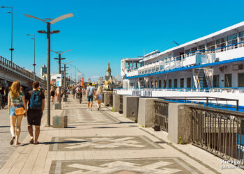 Прогулка по городу: что взять с собой для комфорта