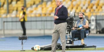 Луческу вернулся к тренерской работе, возглавив сборную Румынии