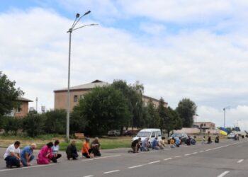 На Чорнобаївщині на колінах провели полеглого захисника