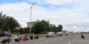 На Чорнобаївщині на колінах провели полеглого захисника