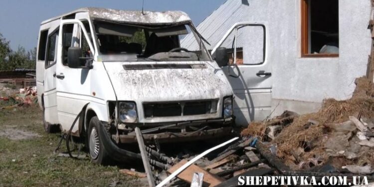 Поранена дитина, згорілі й зруйновані хати: наслідки російської атаки на Хмельниччині —Хмельнитчина