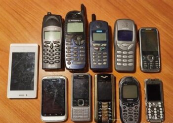 Потрібні зв’язківцям на війні: рівнян просять знайти вдома старі клавішні телефони