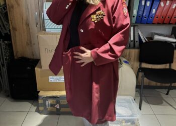 Рівненська волонтерка показала посилку від українських військових з Курської народної республіки