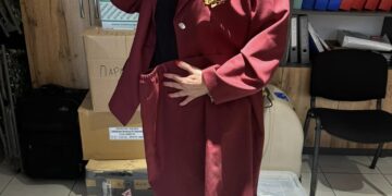 Рівненська волонтерка показала посилку від українських військових з Курської народної республіки