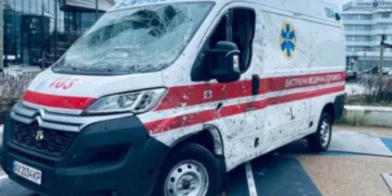 Російські війська обстріляли медиків у Станіславі та рятувальників в Антонівці