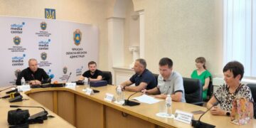 Сертифікат на 100 000 гривень вручили в Черкаській ОВА олімпійцю Сергію Кулішу — Новости Черкасс