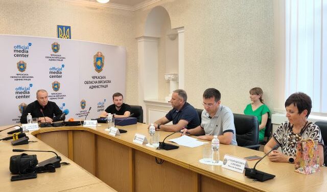 Сертифікат на 100 000 гривень вручили в Черкаській ОВА олімпійцю Сергію Кулішу — Новости Черкасс