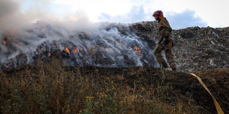 Сміттєзвалище під Полтавою палає: деталі – ПОЛТАВА СЬОГОДНІ