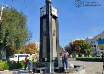 У Запоріжжі миють фонтани  | Новости Запорожья