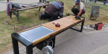 У Золотоноші можна зарядити гаджети від лавки