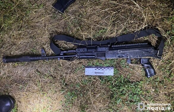 Здійснив кілька пострілів: на Звенигородщині чоловік прийшов до товариша зі зброєю та гранатою