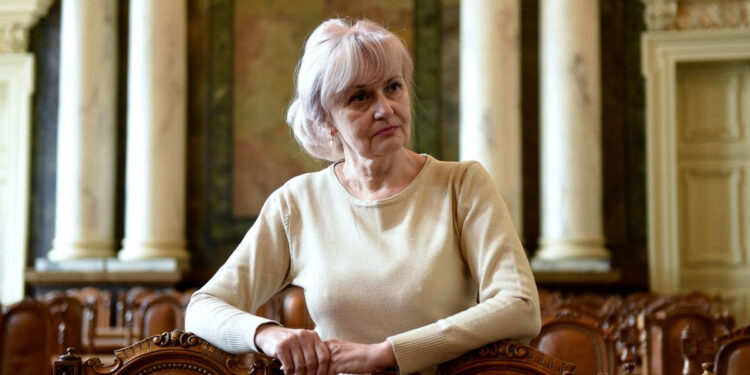 Депутати Івано-Франківської облради звернулися до президента щодо присвоєння Ірині Фаріон звання  “Герой України”