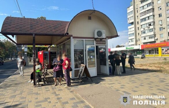 Двоє черкасців побили та пограбували чоловіка на зупинці громадського транспорту