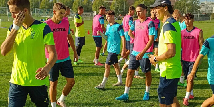 Футболісти шести клубів УПЛ отримали виклик до збірної України U-19