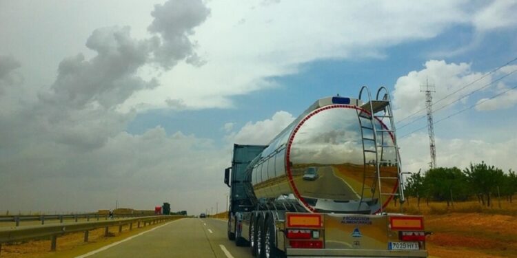 Як складається акцизна накладна при реалізації пального суб’єкту господарювання – неплатнику акцизного податку до місця зберігання п