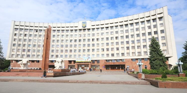 Мешканці Івано-Франківської громади оцінили діяльність місцевої влади — опитування