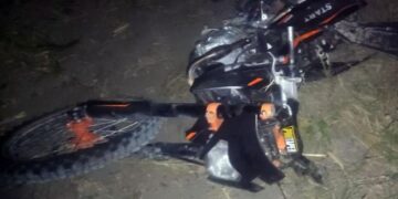 На Шепетівщині мотоцикліст влетів у дерево: він загинув, його пасажир в лікарні —Хмельнитчина