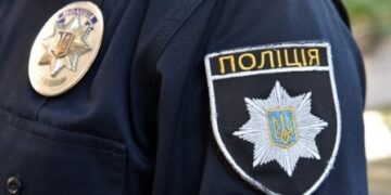 На зупинці транспорту у Черкасах побилися чоловіки — Новости Черкасс
