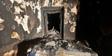 Облив бензином своїх батьків та підпалив їхні будинки – у Миколаївському районі поліцейські затримали зловмисника » Миколаївський Оглядач