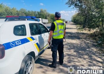 Поліцейські Миколаєва закликають керманичів дотримуватись правил дорожнього руху » Миколаївський Оглядач