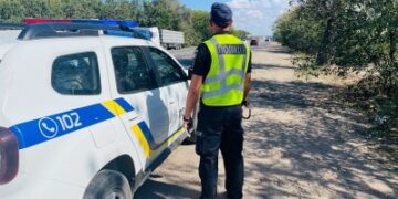 Поліцейські Миколаєва закликають керманичів дотримуватись правил дорожнього руху » Миколаївський Оглядач