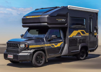 Представлений автобудинок на базі Toyota Hilux Champ — Український телекомунікаційний портал