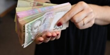 Пропонувала отримати грошову допомогу: у Смілі викрили шахрайку