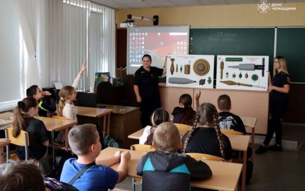 Рятувальники та школярі відпрацювали алгоритм дій на випадок надзвичайної події — Новости Черкасс