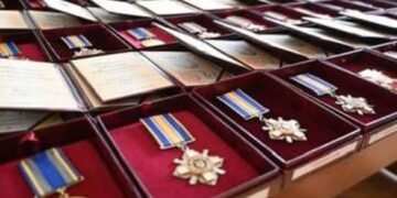 Родини полеглих захисників із Сміли отримали державні нагороди