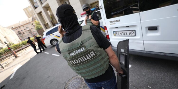 Самоспалення вчинили біля Полтавської ОВА: що відомо