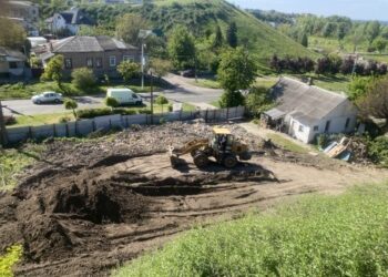 Суд скасував містобудівні умови забудови двох земельних ділянок на Замковому узвозі — Новости Черкасс