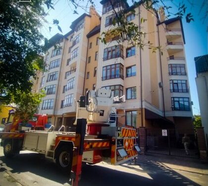 У Львові однорічний малюк закрив бабусю на балконі
