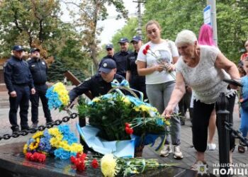 У Миколаєві вшанували пам’ять правоохоронців, які загинули в боротьбі за незалежність » Миколаївський Оглядач