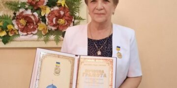 У Шполі освітянку відзначили Грамотою Верховної Ради