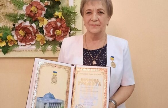 У Шполі освітянку відзначили Грамотою Верховної Ради